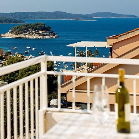 Apartments Julija Χβαρ Εξωτερικό φωτογραφία