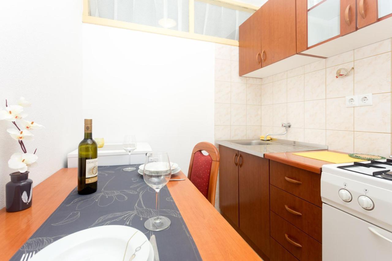 Apartments Julija Χβαρ Εξωτερικό φωτογραφία