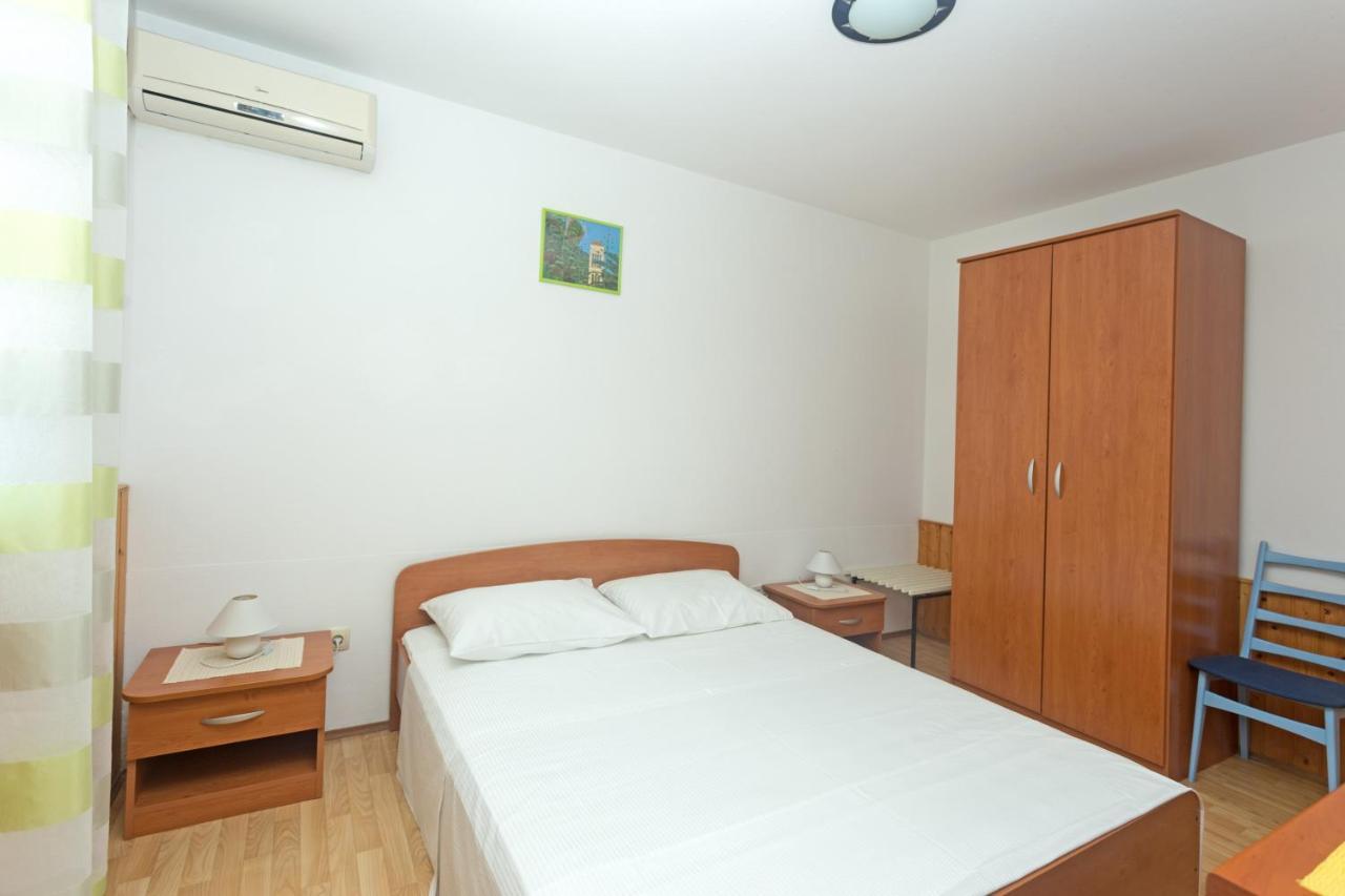 Apartments Julija Χβαρ Εξωτερικό φωτογραφία