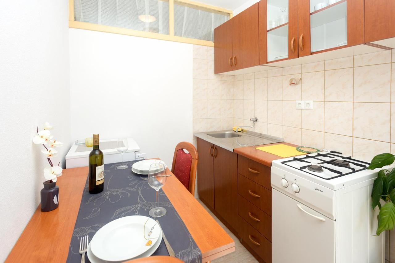Apartments Julija Χβαρ Εξωτερικό φωτογραφία
