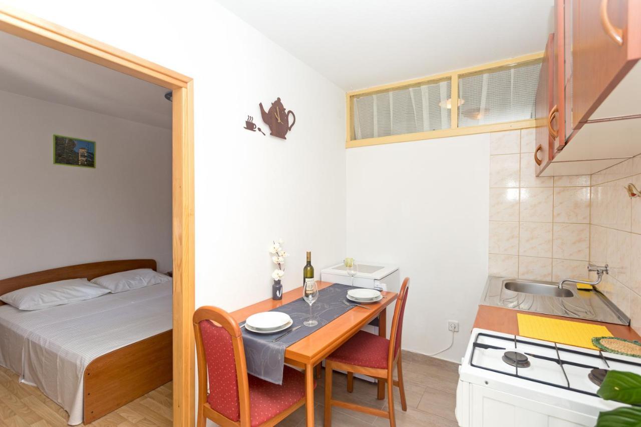 Apartments Julija Χβαρ Εξωτερικό φωτογραφία