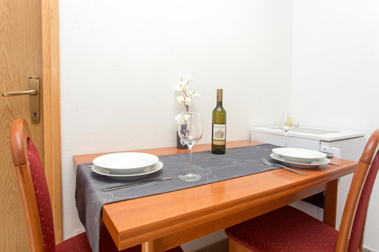 Apartments Julija Χβαρ Εξωτερικό φωτογραφία
