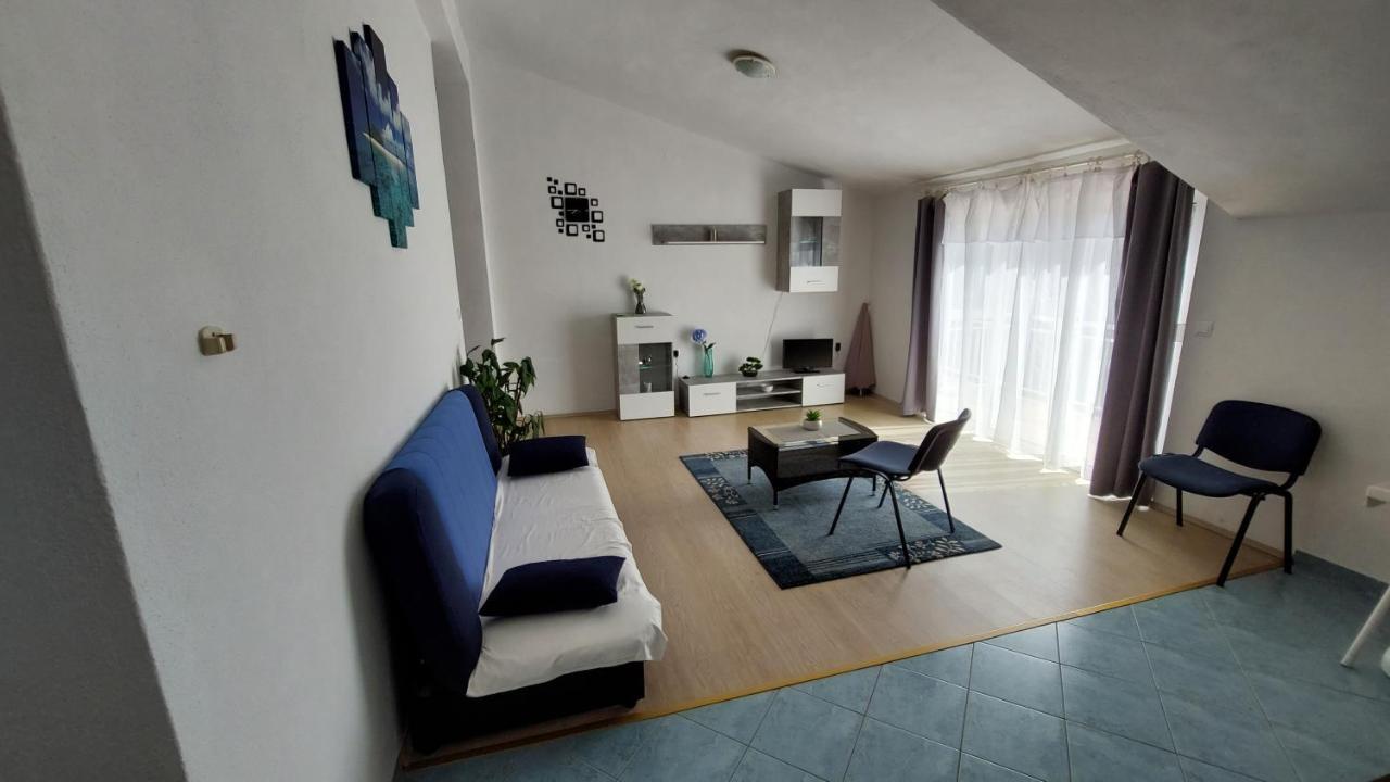 Apartments Julija Χβαρ Εξωτερικό φωτογραφία