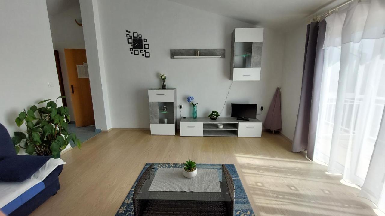 Apartments Julija Χβαρ Εξωτερικό φωτογραφία