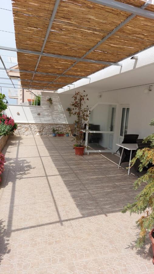 Apartments Julija Χβαρ Εξωτερικό φωτογραφία