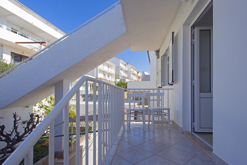 Apartments Julija Χβαρ Εξωτερικό φωτογραφία