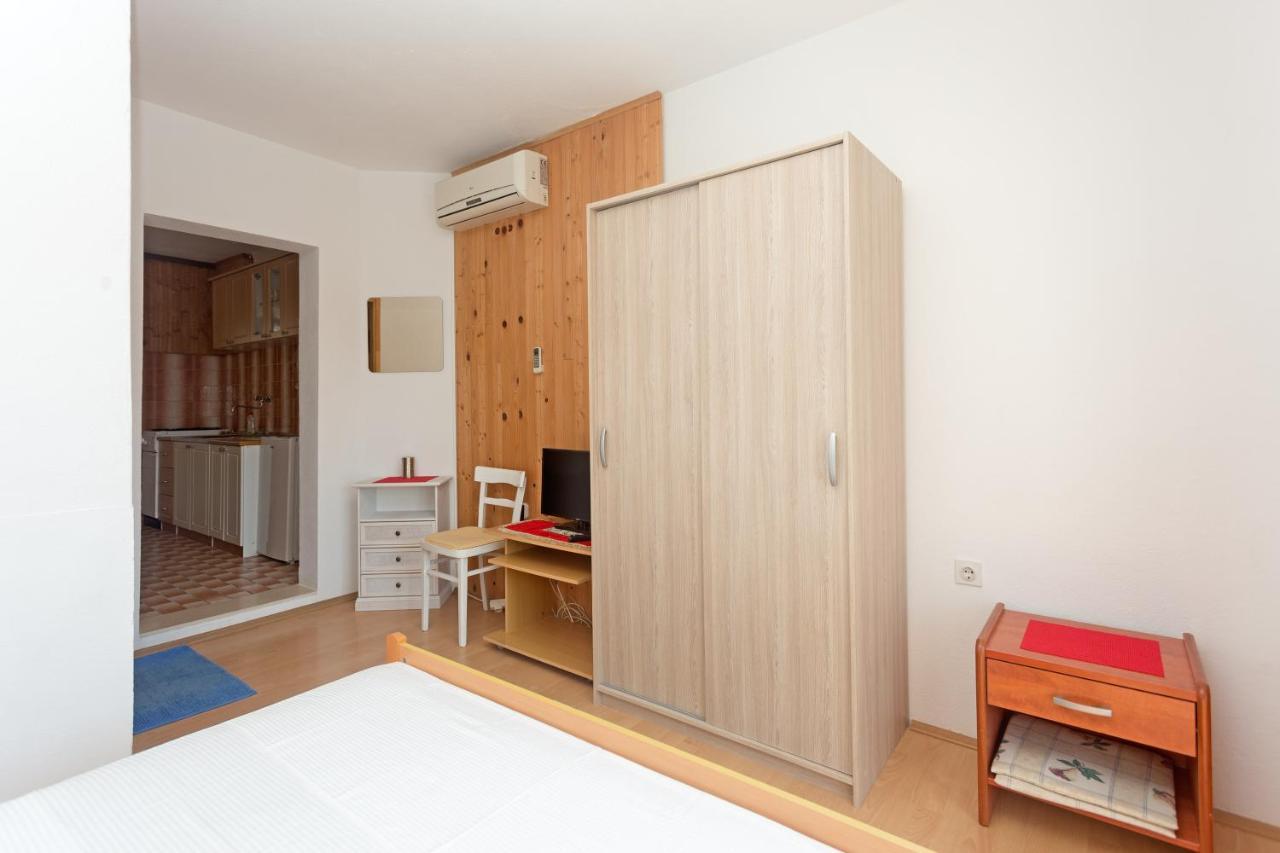 Apartments Julija Χβαρ Εξωτερικό φωτογραφία