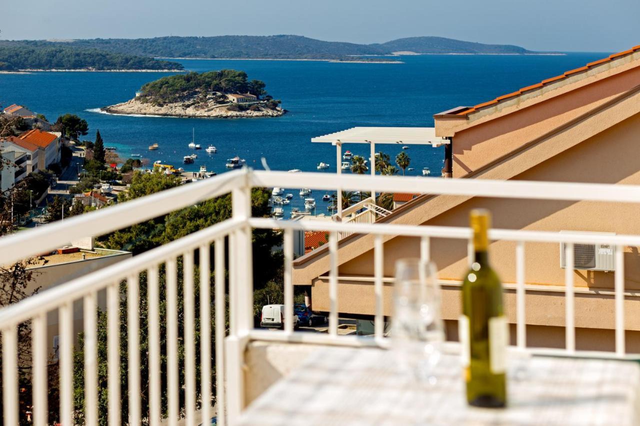 Apartments Julija Χβαρ Εξωτερικό φωτογραφία