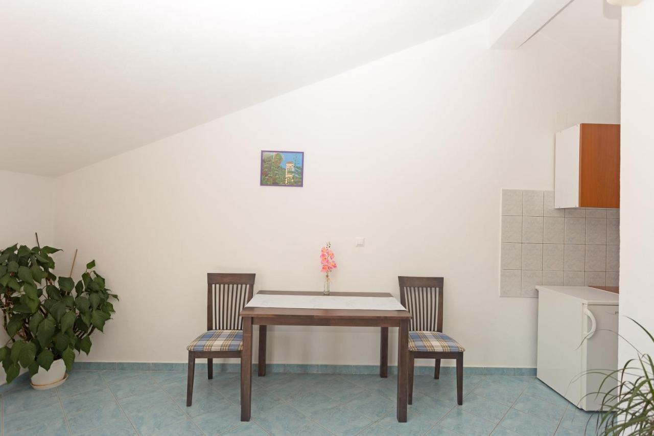 Apartments Julija Χβαρ Εξωτερικό φωτογραφία