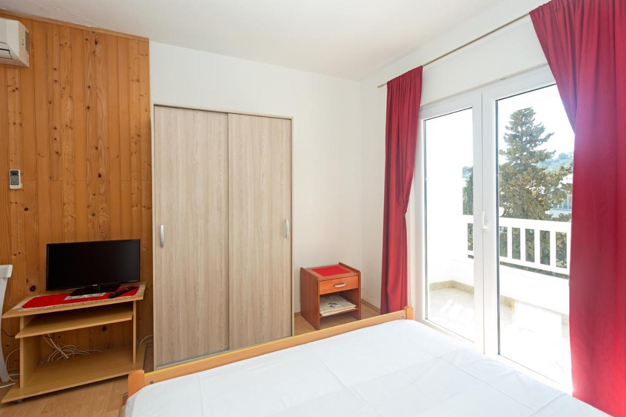 Apartments Julija Χβαρ Εξωτερικό φωτογραφία