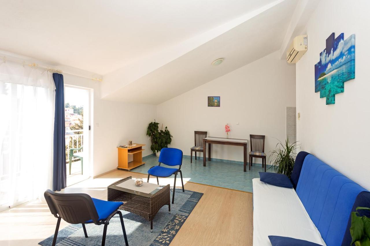 Apartments Julija Χβαρ Εξωτερικό φωτογραφία